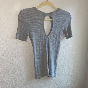Keyhole short sleeve